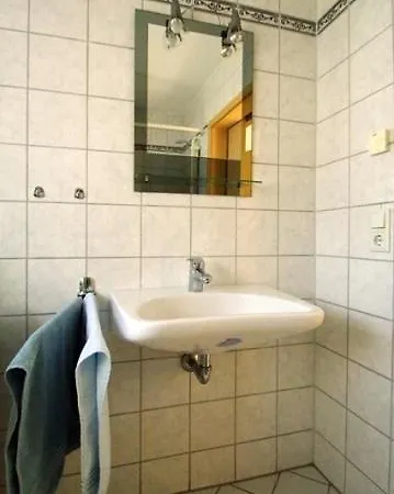 Schuur - *